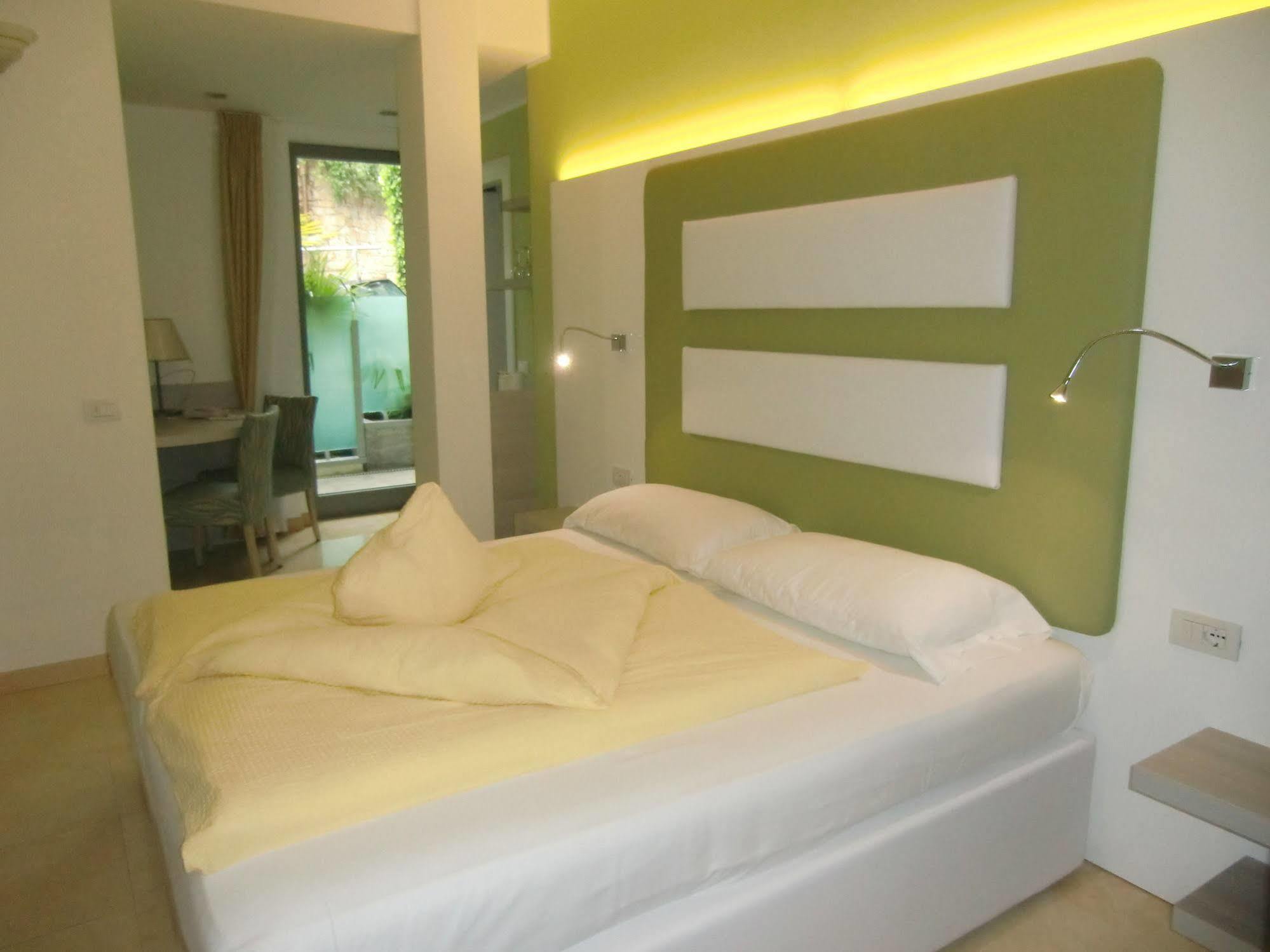 Beach Hotel Du Lac Malcesine Buitenkant foto